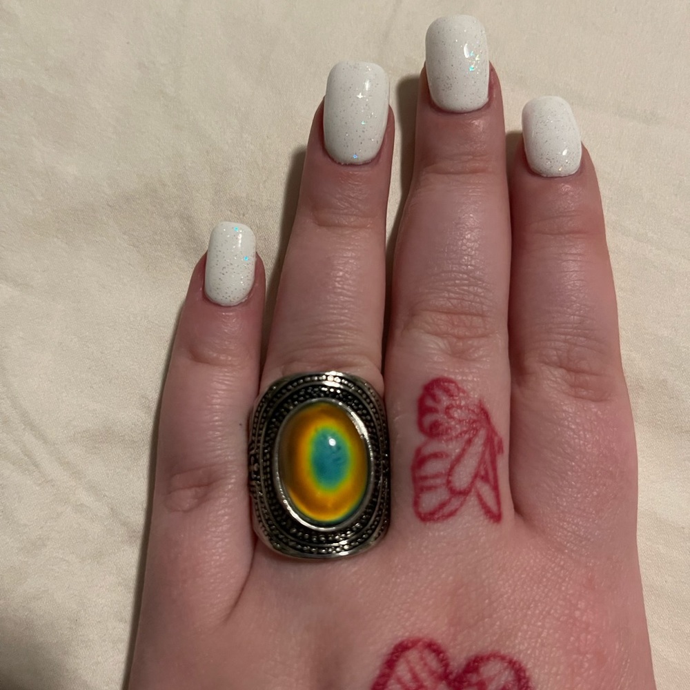 Earthbound mood ring